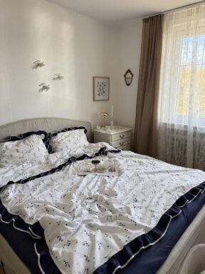 Комплект з рюшами та кантом Floral Deep Indigo/ White Ranfors